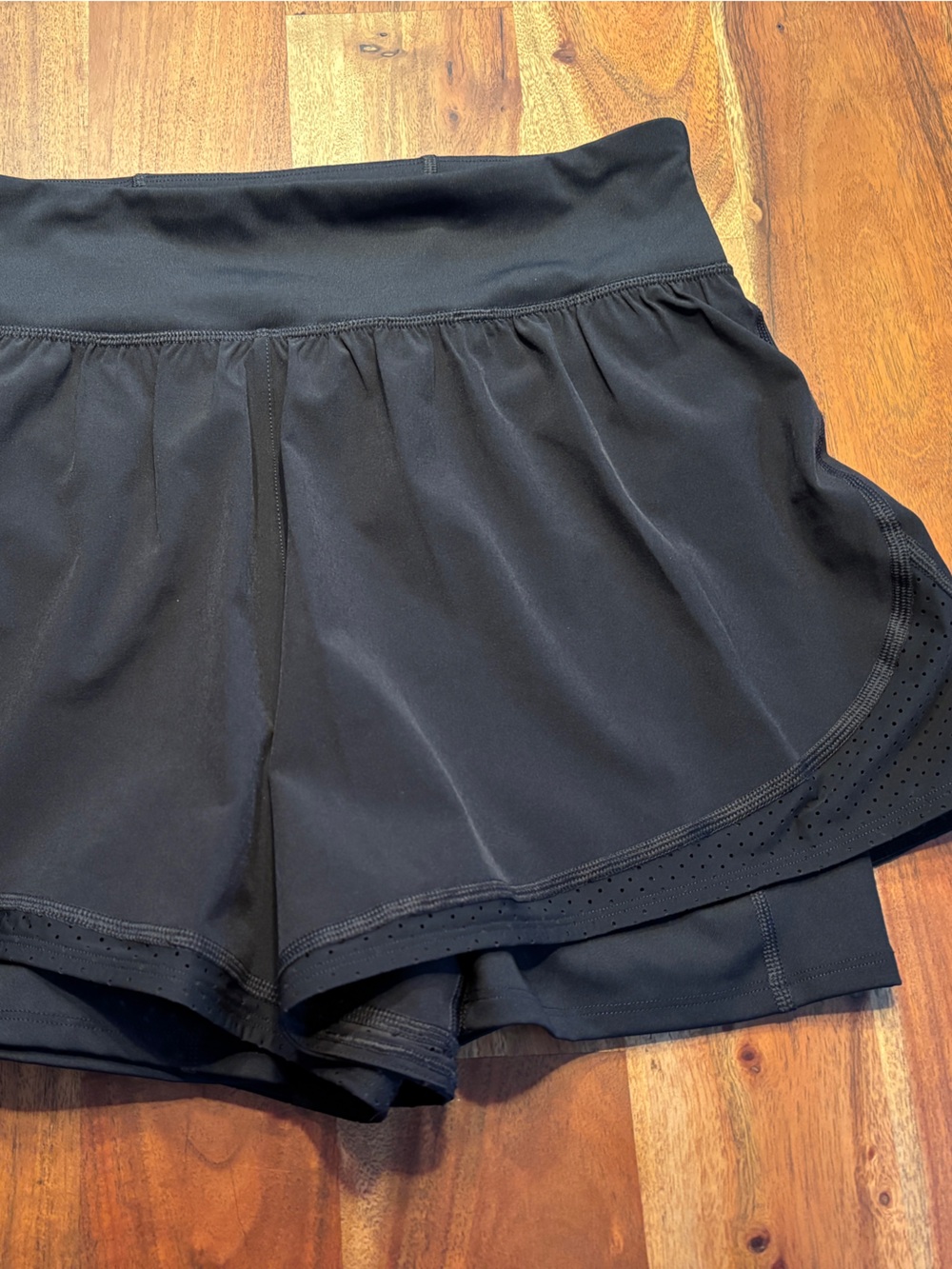 SPANX Black Flowy Running Shorts - Large